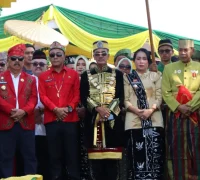 Wagub Kalbar Krisantus Kurniawan membuka Festival Paradje’ Pesaka Negeri XVII di Sanggau Wagub Kalbar Krisantus Kurniawan membuka Festival Paradje’ Pesaka Negeri XVII di Sanggau