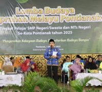 Wakil Wali Kota Pontianak Bahasan membuka Festival Saprahan Pelajar SMP/MTs se-Kota Pontianak. Wakil Wali Kota Pontianak Bahasan membuka Festival Saprahan Pelajar SMP/MTs se-Kota Pontianak.