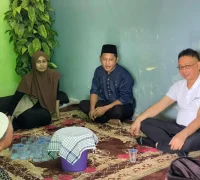 WhatsApp Image 2025-10-04 at 12.55.43 Wali Kota Pontianak Edi Rusdi Kamtono takziah ke rumah duka, almarhum Syarif Muhammad Farid Fathoni, korban laka lantas dengan tronton.