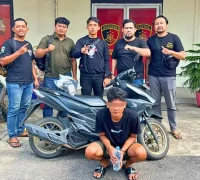 WhatsApp Image 2025-10-09 at 12.48.41 Polisi Polres Kubu Raya menangkap pelaku pencurian motor yang menjual hasil curian melalui Facebook.