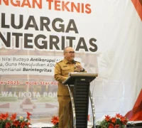 WhatsApp Image 2025-10-14 at 12.42.41 Staf Ahli Bidang Hukum dan Politik Yusnaldi membuka Bimtek Keluarga Berintegritas
