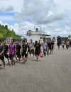 WhatsApp Image 2025-10-16 at 15.13.47 Petugas KJRI Kuching mendampingi deportasi 136 WNI bermasalah termasuk anak-anak melalui perbatasan ICQS Tebedu–PLBN Entikong
