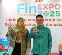 WhatsApp Image 2025-10-17 at 11.19.24 Wali Kota Pontianak Edi Rusdi Kamtono dan Kepala OJK Provinsi Kalbar Rochma Hidayati memberi Salam Literasi Keuangan.