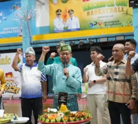 WhatsApp Image 2025-10-18 at 21.36.23 Wali Kota Pontianak Edi Rusdi Kamtono membuka Kejuaraan Bola Basket Wali Kota Cup 2025 dalam rangka memeriahkan Hari Jadi ke-254 Pontianak.