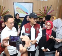 WhatsApp Image 2025-10-22 at 10.21.32 Mensos Gus Ipul meninjau layanan Puskesos di Kelurahan Sungai Jawi Luar, Kota Pontianak
