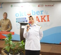 WhatsApp Image 2025-10-25 at 10.58.46 (1) Kadisporapar Kalbar Windy Prihastari membuka kegiatan Oktober HAKI 2025 di Hotel Orchardz Ayani Pontianak bersama pelaku ekonomi kreatif Kalbar.