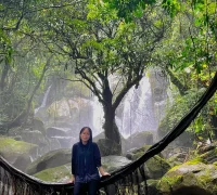 Air terjun Susung di Bengoh Dam, Sarawak, yang dijuluki Jurrasic Park karena dikelilingi hutan purba dan pepohonan besar alami.