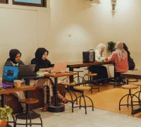Kehadiran coffee shop dan warung kopi menjadi menjamur di Kota Pontianak.