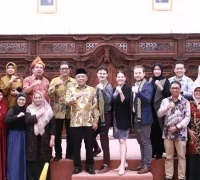⁠Foto bersama delegasi ACQUIN dan jajaran Universitas Tanjungpura.