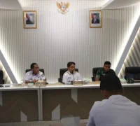 Wakil Wali Kota Pontianak Bahasan saat memimpin rapat koordinasi bersama Satgas Premanisme.