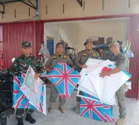 Satpol PP Kota Pontianak bersama anggota Kodim 1207/Pontianak mengamankan sejumlah layangan saat penertiban di wilayah Pontianak Timur.