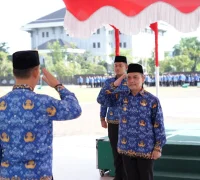 Gubernur Ria Norsan memimpin upacara HUT KORPRI ke-54 dan HKN ke-61 di Halaman Kantor Gubernur Kalbar