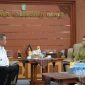 Gubernur Kalbar Ria Norsan saat menerima delegasi China Construction Fourth Engineering Division membahas pembangunan Tol Supadio–Kijing di Pontianak.