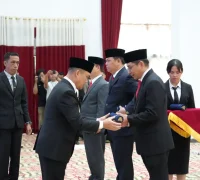 Gubernur Ria Norsan melantik 26 Pejabat Pimpinan Tinggi Pratama Pemprov Kalbar