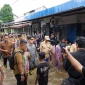 Gubernur Kalbar Ria Norsan dan Wali Kota Pontianak Edi Rusdi Kamtono meninjau lokasi terdampak banjir rob di Jalan Alpokat Indah Kelurahan Sungai Beliung Kecamatan Pontianak Barat.