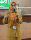 dr. Nihayatus Solikhah memberikan edukasi kesehatan tentang penyakit musim hujan