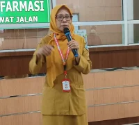 dr. Nihayatus Solikhah memberikan edukasi kesehatan tentang penyakit musim hujan