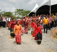 KJRI Kuching menggelar perayaan Natal bersama Pekerja Migran Indonesia di ladang sawit Sarawak disertai layanan kesehatan dan literasi keuangan