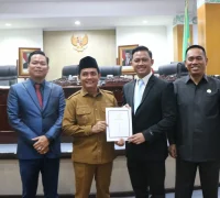 Wakil Wali Kota Pontianak Bahasan menyampaikan pendapat Wali Kota Pontianak terhadap Ranperda Inisiatif DPRD Kota Pontianak tentang Digitalisasi Pajak Daerah.