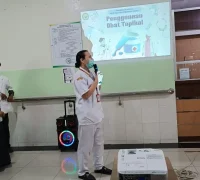 Apoteker RSUD SSMA Pontianak memberikan edukasi cara aman menggunakan obat topikal