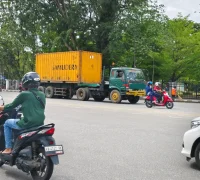 Dishub Kota Pontianak mengatur pembatasan operasional kendaraan angkutan barang selama Natal dan Tahun Baru guna mengantisipasi kepadatan lalu lintas.