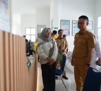 Wali Kota Pontianak Edi Rusdi Kamtono meninjau Puskesmas Parit H Husin II yang baru selesai dibangun.