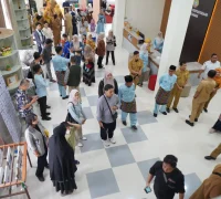 Suasana ruang baca Gedung Perpustakaan Kota Pontianak.