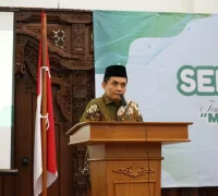 Wakil Wali Kota Pontianak Bahasan membuka seminar Parenting yang digelar Yayasan Majelis At Turots Al Islamy Ponpes Islamic Center Bin Baz Al Mukarromah.
