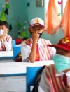 Ilustrasi - Siswa SD di Pontianak menggunakan masker saat beraktivitas di sekolah akibat asap kebakaran lahan.