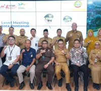 Wali Kota Pontianak Edi Rusdi Kamtono bersama Forkopimda Kota Pontianak berfoto bersama usai HLM TPID.