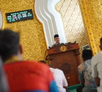 Wali Kota Pontianak Edi Rusdi Kamtono saat memberikan tausiyah singkat di Masjid Al Khalifah Kantor Wali Kota.