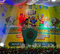 Wakil Wali Kota Pontianak Bahasan saat membuka Festival Musik Bangun Sahur di halaman Masjid Jami Sultan Syarif Abdurrahman.