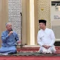 Wali Kota Edi Rusdi Kamtono berdialog dengan warga saat Safari Ramadan di Masjid Assalam Pal V, Pontianak.
