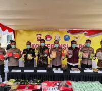 Pemusnahan barang bukti sabu dan ekstasi oleh Polda Kalbar.