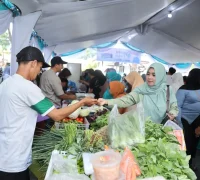 Pasar murah yang digelar TP PKK Kota Pontianak.