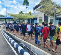 Ratusan pekerja migran Indonesia dipulangkan dari Malaysia melalui PLBN Entikong.