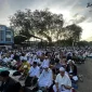 Suasana sholat Idulfitri berjamaah di pagi hari Lebaran.
