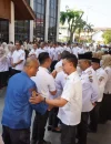 Seluruh ASN di lingkungan Kantor Wali Kota Pontianak saling bermaafan di hari pertama masuk kerja usai libur lebaran.