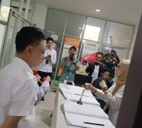 Wali Kota Pontianak Edi Rusdi Kamtono memimpin tim sidak kehadiran ASN usai libur lebaran.
