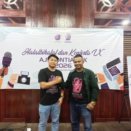 Rivaldi Ade Musliadi bersama Bagoes Suhanda usai terpilih sebagai Ketua dan Sekretaris AJI Pontianak periode 2026–2029.