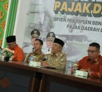 Sekretaris Daerah Kota Pontianak Amirullah membuka sosialisasi dan layanan Pajak Daerah Go Kecamatan (Gokatan) di Aula Kantor Camat Pontianak Tenggara.