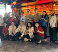 The Roof Lounge & Dine Pontianak tampil dengan konsep baru dan suasana modern.