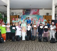 Program Setia Peduli Daerah bersama PKK (SEPEDA PKK) berbagi bantuan untuk lansia.