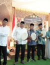 1. Sekretaris Daerah Kota Pontianak Amirullah menabuh beduk menandai dibukanya MTQ ke-34 Tingkat Kecamatan Pontianak Barat.