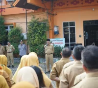 Sekretaris Daerah Kota Pontianak Amirullah menyampaikan arahan kepada ASN di lingkungan Kantor Terpadu Jalan Alianyang.