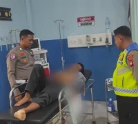 Kecelakaan motor dan truk CPO di jalur Sekadau Sintang, pengendara motor alami luka serius.