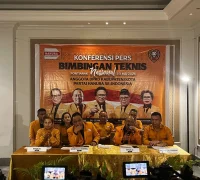 Benny Rhamdani saat konferensi pers Bimteknas Hanura di Pontianak.