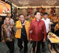 Osman Sapta Odang membuka Bimteknas Hanura di Pontianak bersama Yusril Ihza Mahendra, (1/4/2026).