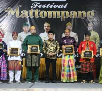 Festival Mattompang di Taman Alun Kapuas Pontianak dengan ritual budaya Bugis.