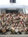 Peserta Kalimantan Tribute 2026 berfoto bersama di Tugu Khatulistiwa.